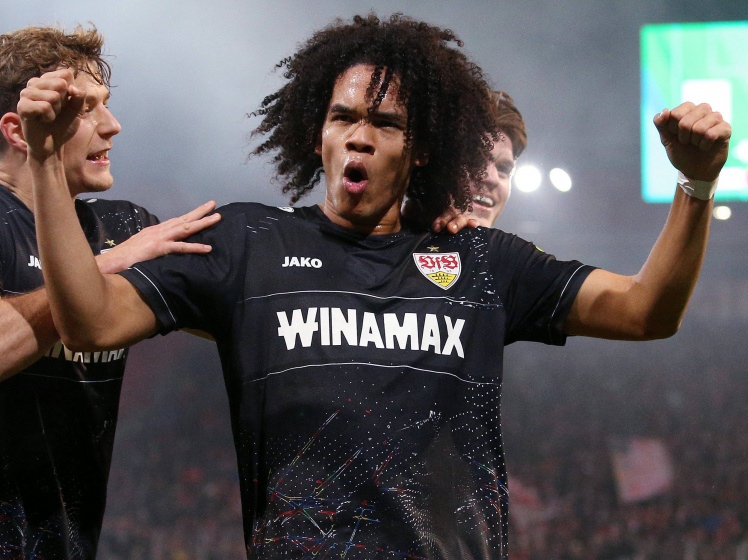 Anrie Chase dari VfB Stuttgart ke RB Salzburg temp