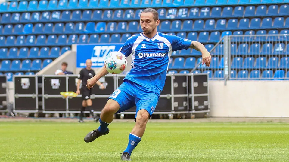 FC Magdeburg Memperpanjang Kontrak dengan Baris Atik Lebih Awal temp